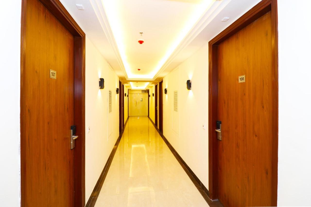 Hotel Leo Saffron - Pitampura เดลี ภายนอก รูปภาพ