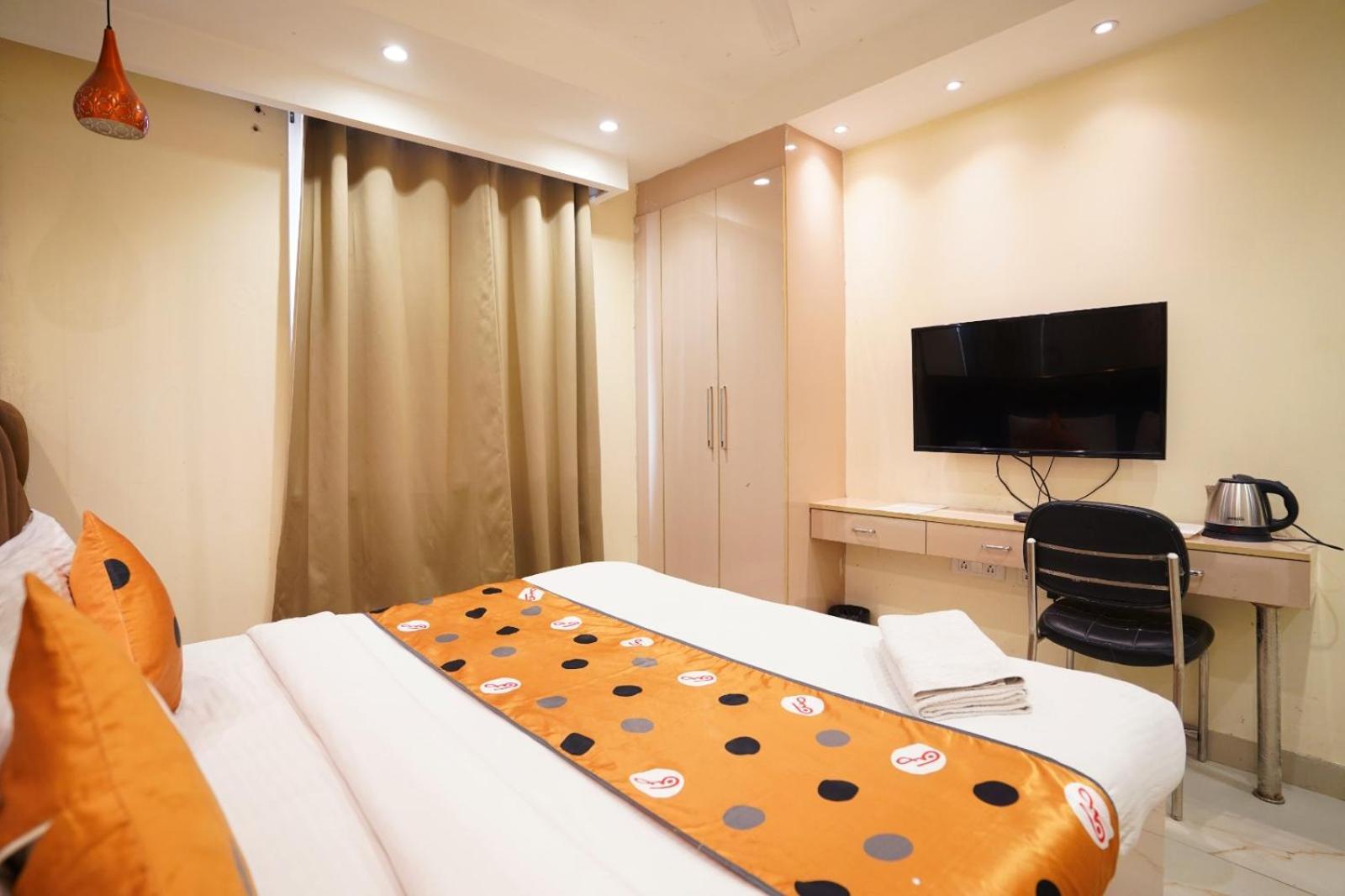 Hotel Leo Saffron - Pitampura เดลี ภายนอก รูปภาพ