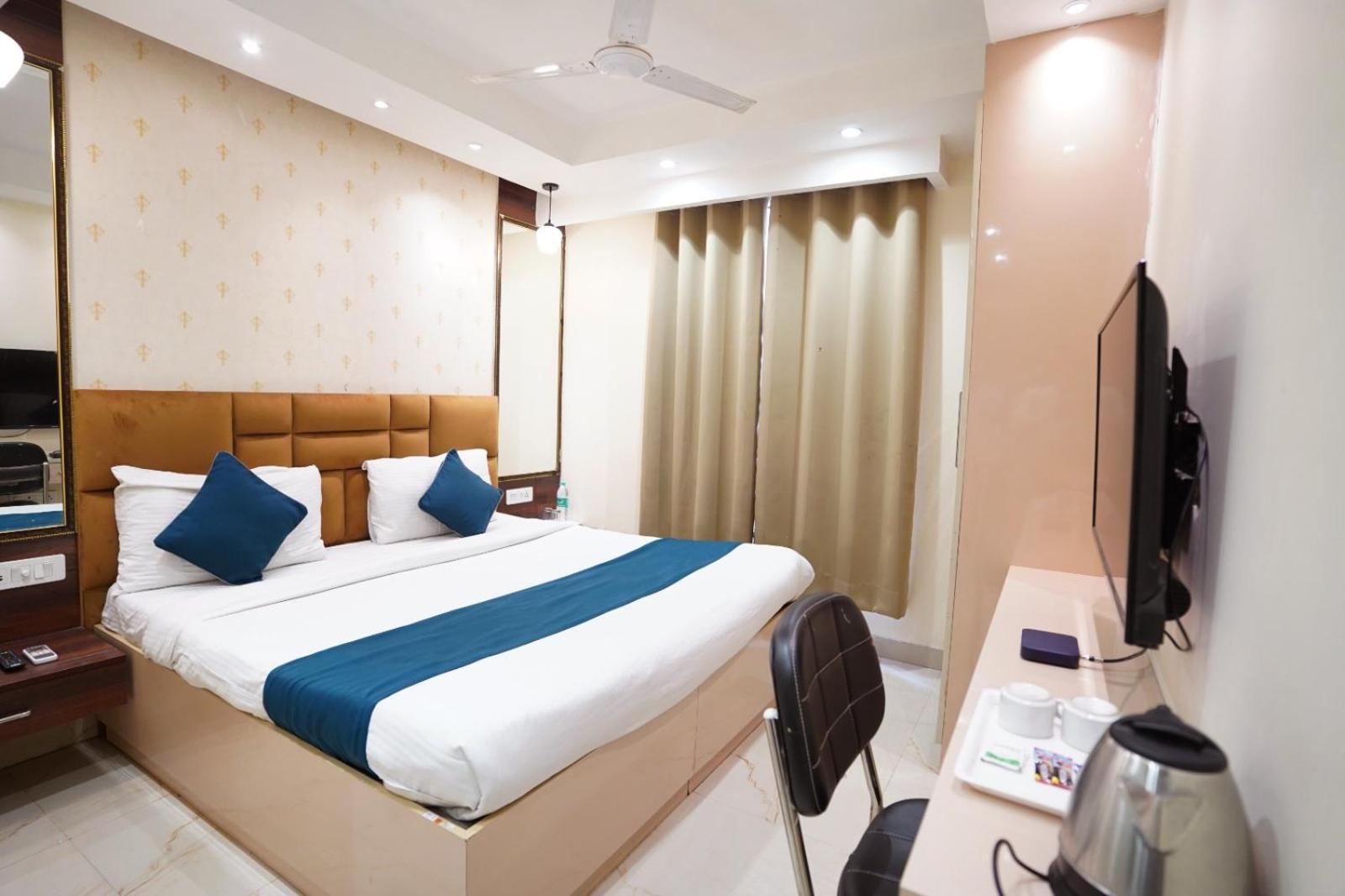 Hotel Leo Saffron - Pitampura เดลี ภายนอก รูปภาพ